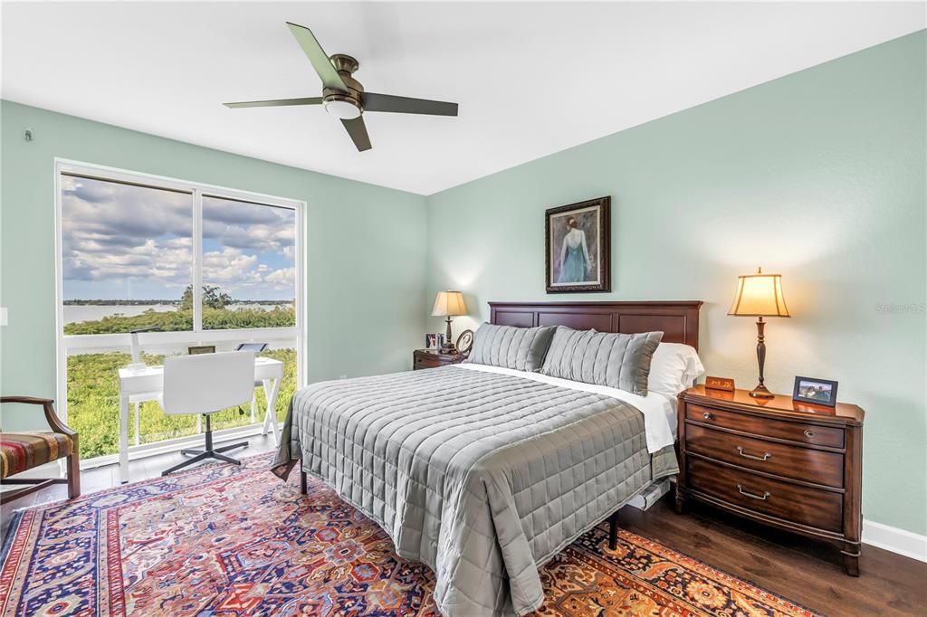 Active With Contract: $649,000 (2 beds, 2 baths, 1660 Square Feet)