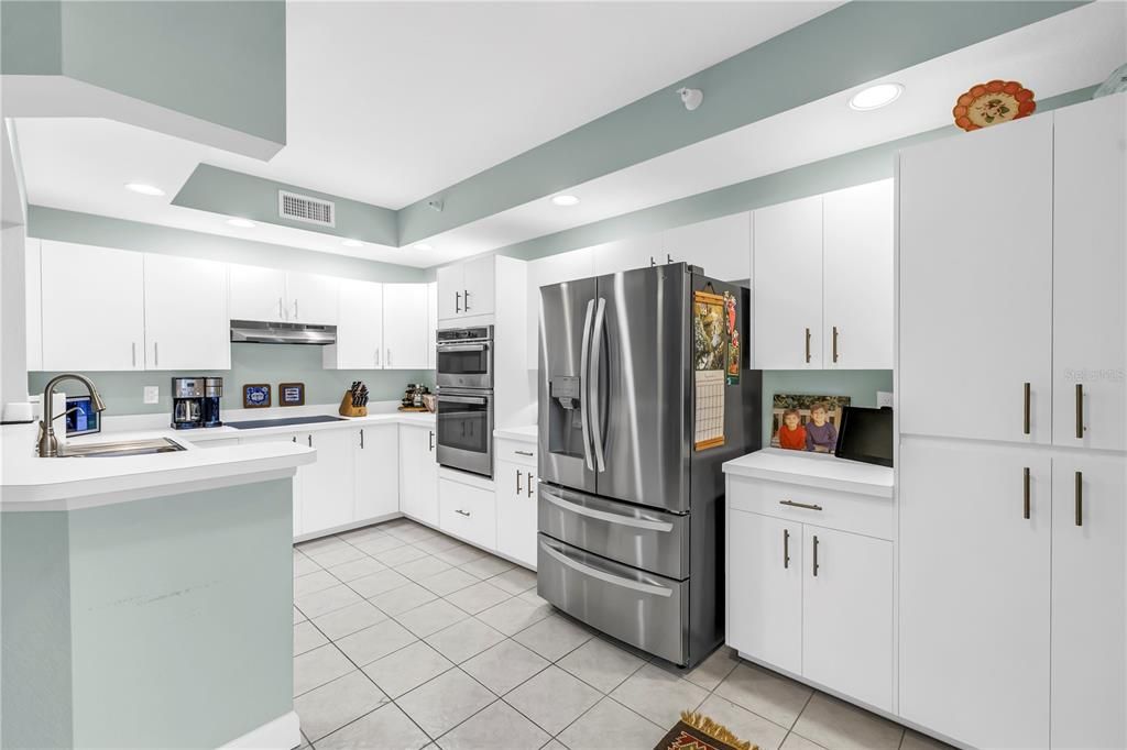 Active With Contract: $649,000 (2 beds, 2 baths, 1660 Square Feet)