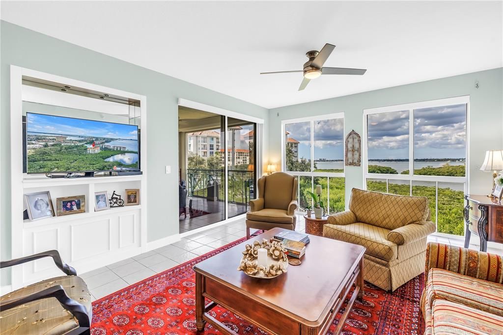 Active With Contract: $649,000 (2 beds, 2 baths, 1660 Square Feet)