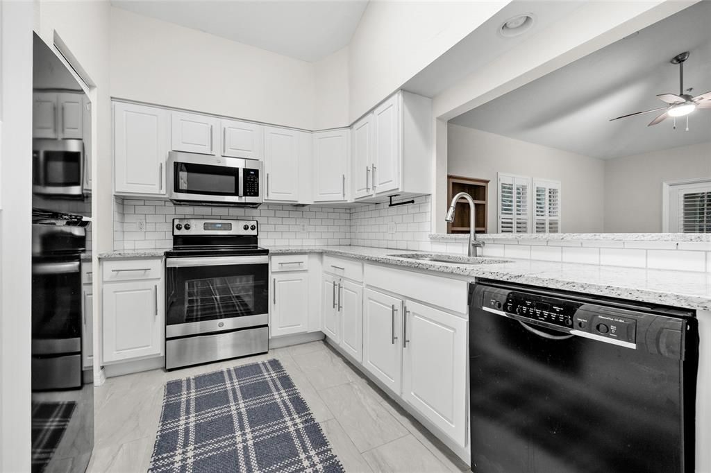 En Venta: $168,500 (1 camas, 1 baños, 823 Pies cuadrados)