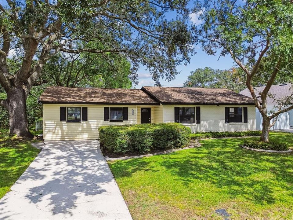 Activo con contrato: $475,000 (4 camas, 3 baños, 1786 Pies cuadrados)