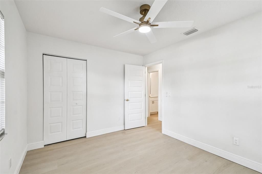 Activo con contrato: $475,000 (4 camas, 3 baños, 1786 Pies cuadrados)