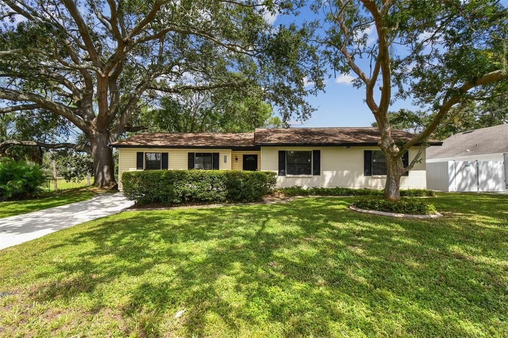 Activo con contrato: $475,000 (4 camas, 3 baños, 1786 Pies cuadrados)