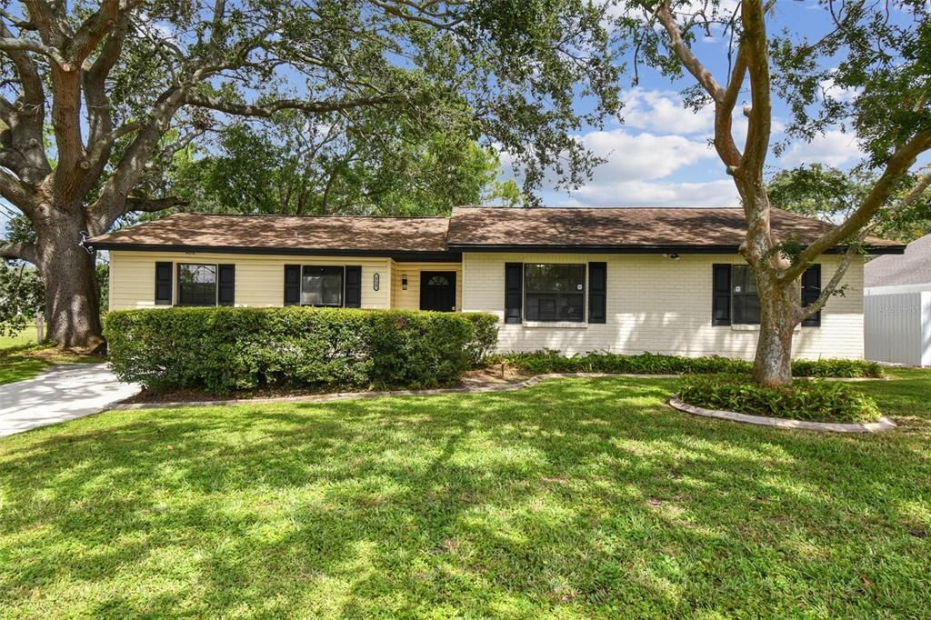 Activo con contrato: $475,000 (4 camas, 3 baños, 1786 Pies cuadrados)