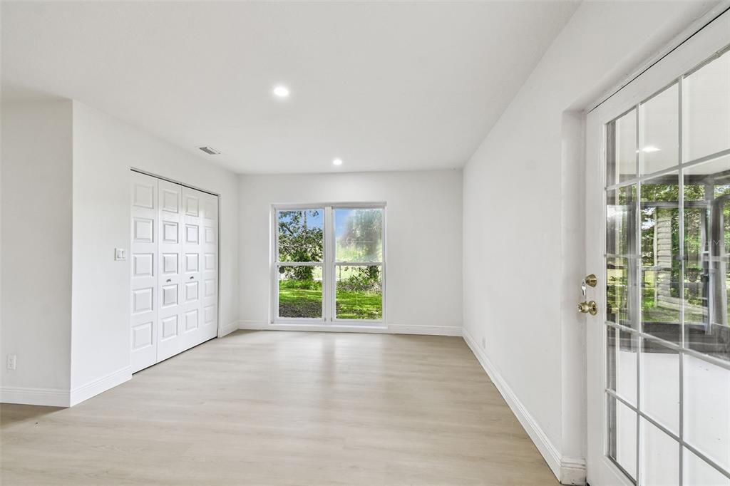 Activo con contrato: $475,000 (4 camas, 3 baños, 1786 Pies cuadrados)