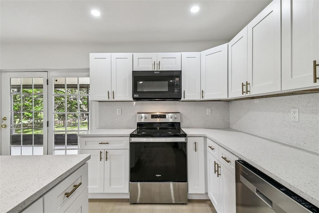 Activo con contrato: $475,000 (4 camas, 3 baños, 1786 Pies cuadrados)