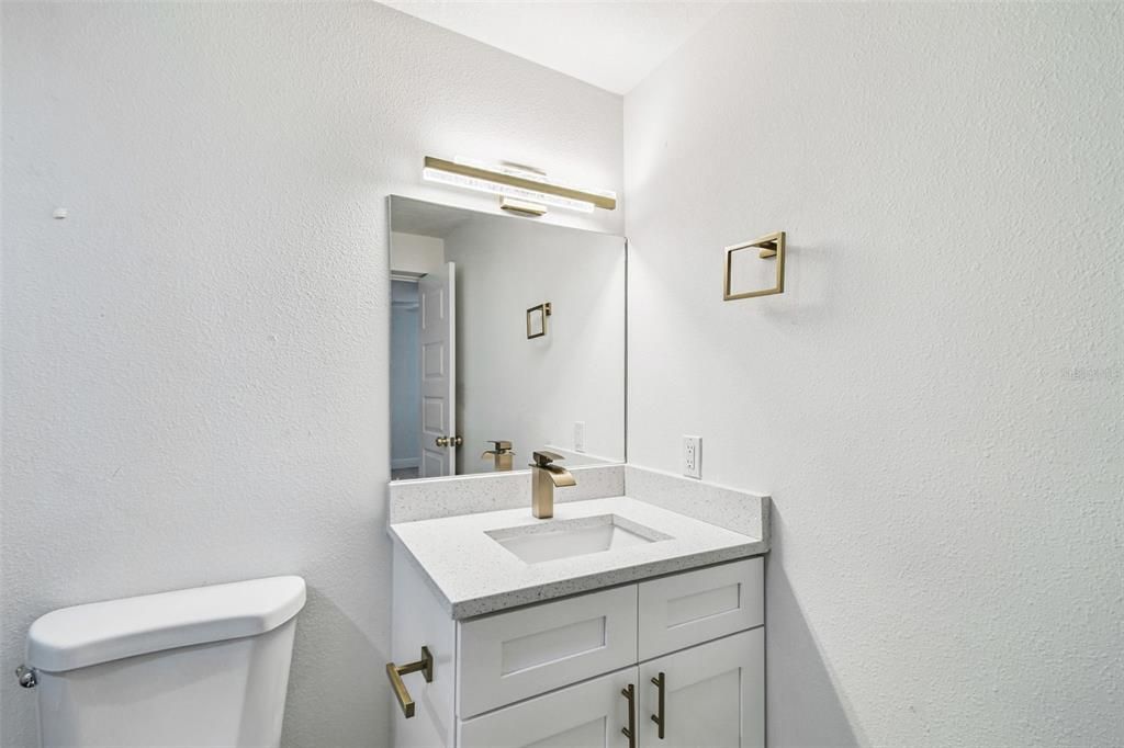 Activo con contrato: $475,000 (4 camas, 3 baños, 1786 Pies cuadrados)