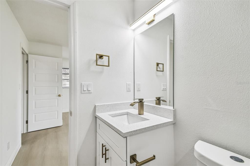 Activo con contrato: $475,000 (4 camas, 3 baños, 1786 Pies cuadrados)