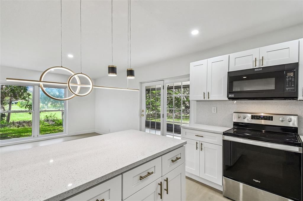 Activo con contrato: $475,000 (4 camas, 3 baños, 1786 Pies cuadrados)