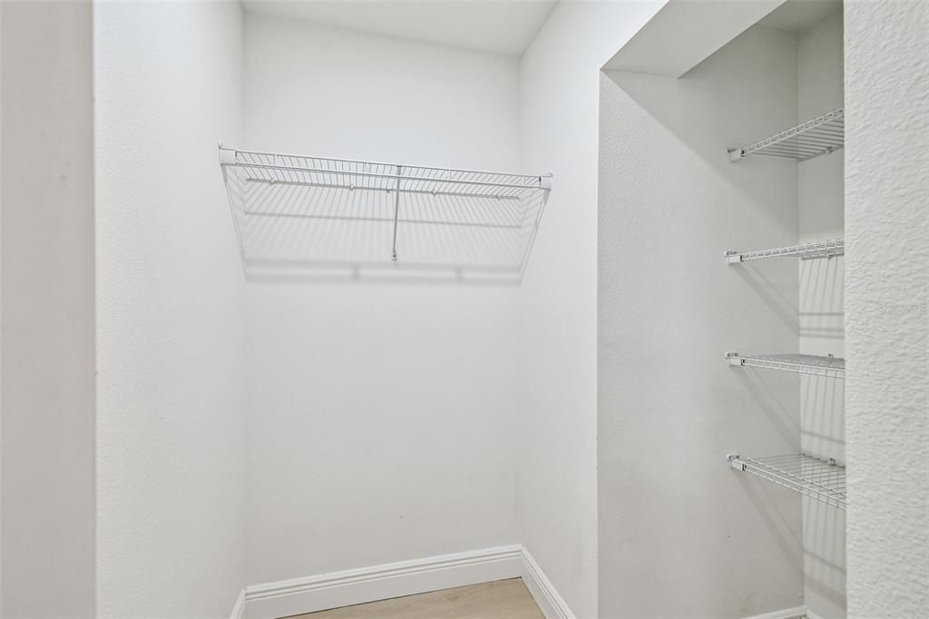 Activo con contrato: $475,000 (4 camas, 3 baños, 1786 Pies cuadrados)