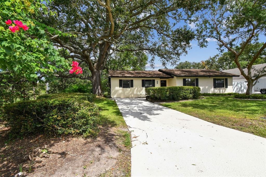 Activo con contrato: $475,000 (4 camas, 3 baños, 1786 Pies cuadrados)