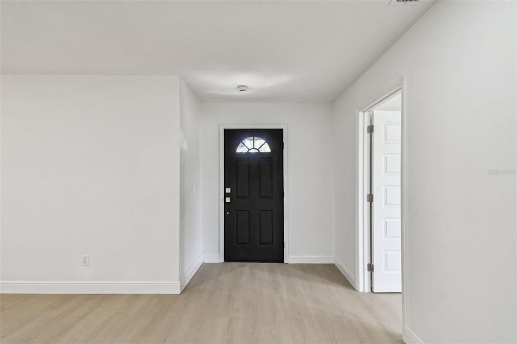 Activo con contrato: $475,000 (4 camas, 3 baños, 1786 Pies cuadrados)