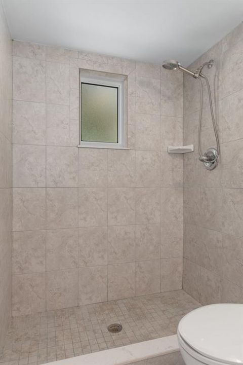 На продажу: $179,500 (2 спален, 2 ванн, 990 Квадратных фут)