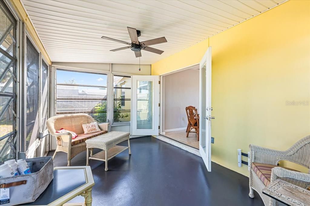 Active With Contract: $173,900 (2 beds, 1 baths, 823 Square Feet)