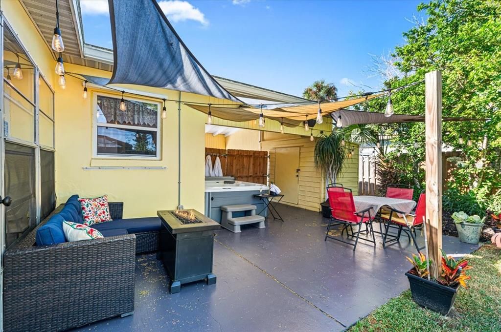 Active With Contract: $173,900 (2 beds, 1 baths, 823 Square Feet)