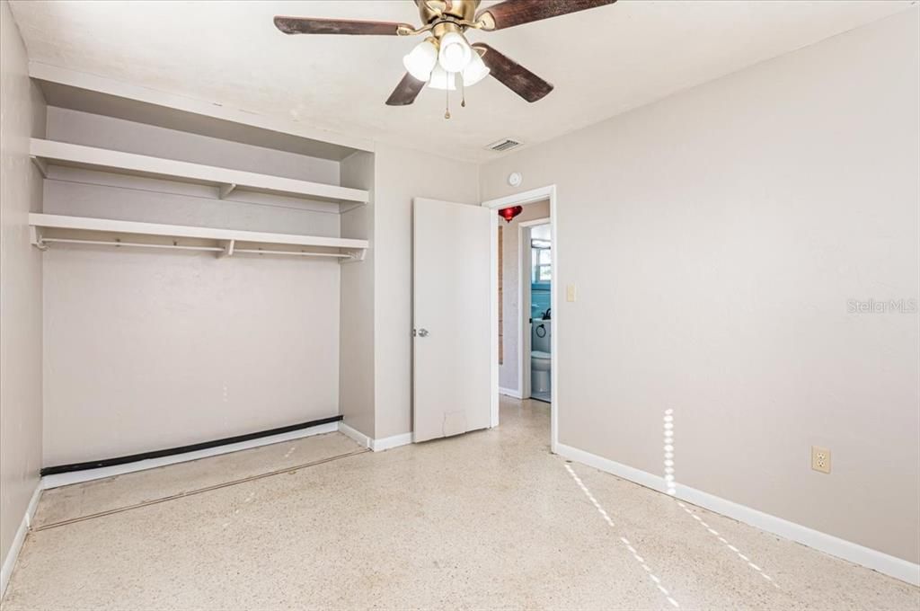 Active With Contract: $173,900 (2 beds, 1 baths, 823 Square Feet)