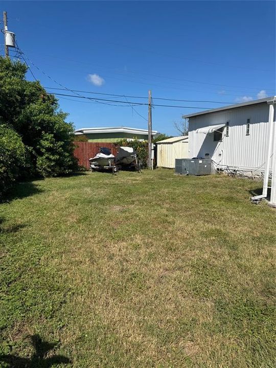 For Sale: $115,000 (2 beds, 1 baths, 552 Square Feet)