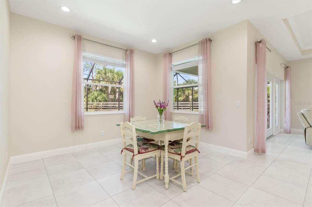 Под контрактом: $494,000 (3 спален, 2 ванн, 1857 Квадратных фут)