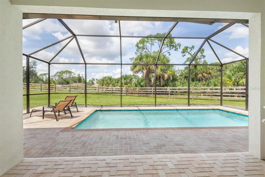 Под контрактом: $494,000 (3 спален, 2 ванн, 1857 Квадратных фут)