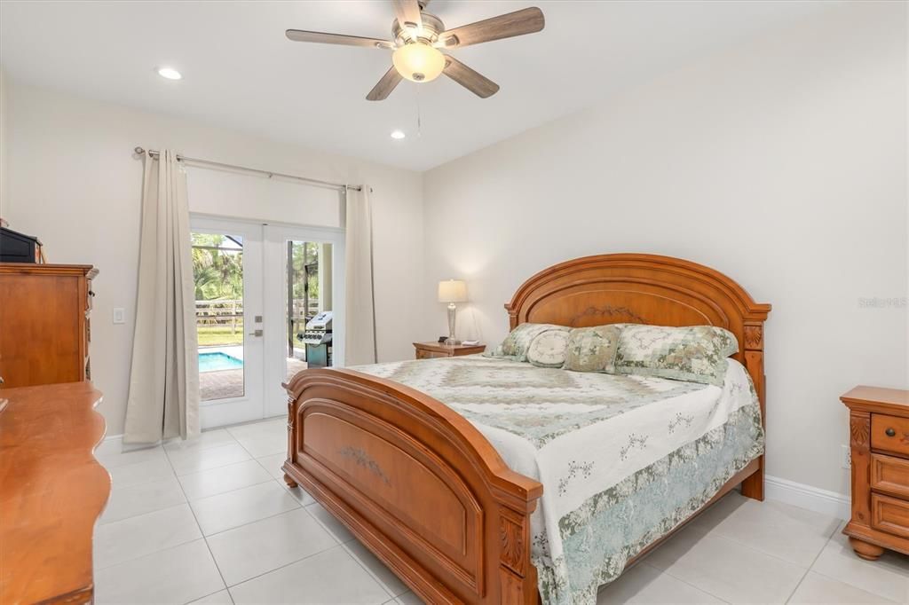 Под контрактом: $494,000 (3 спален, 2 ванн, 1857 Квадратных фут)