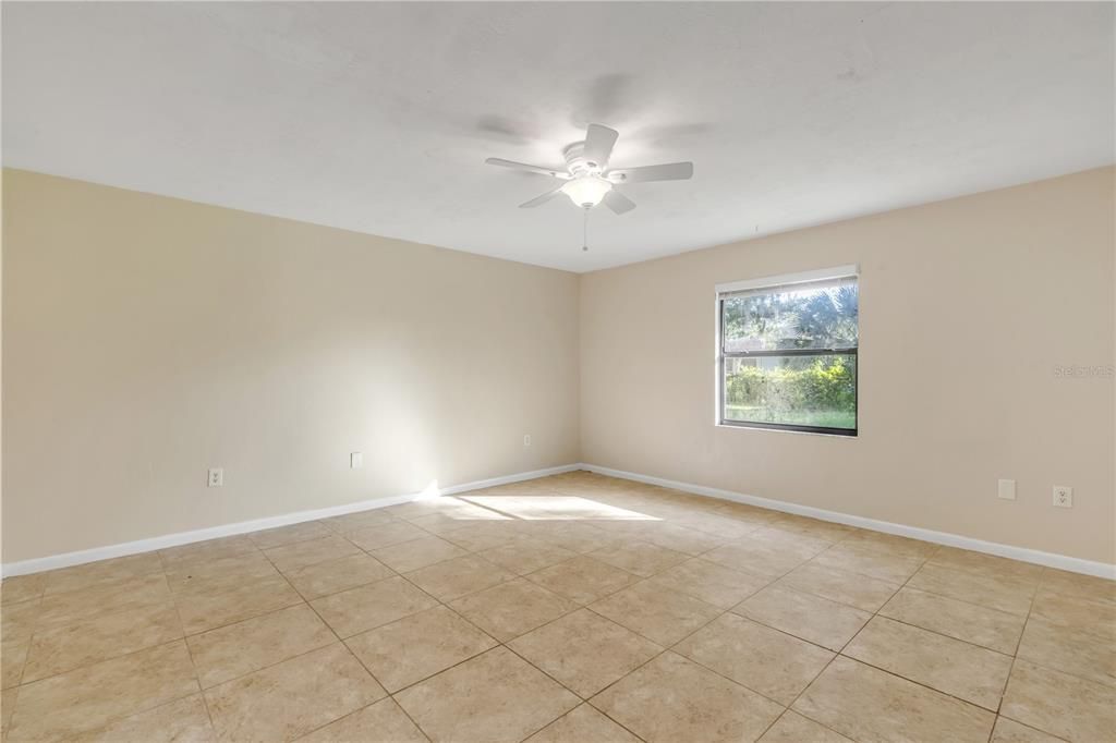 В аренду: $2,100 (3 спален, 2 ванн, 1330 Квадратных фут)