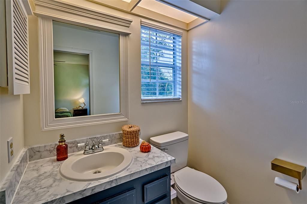 For Sale: $179,000 (2 beds, 1 baths, 1030 Square Feet)