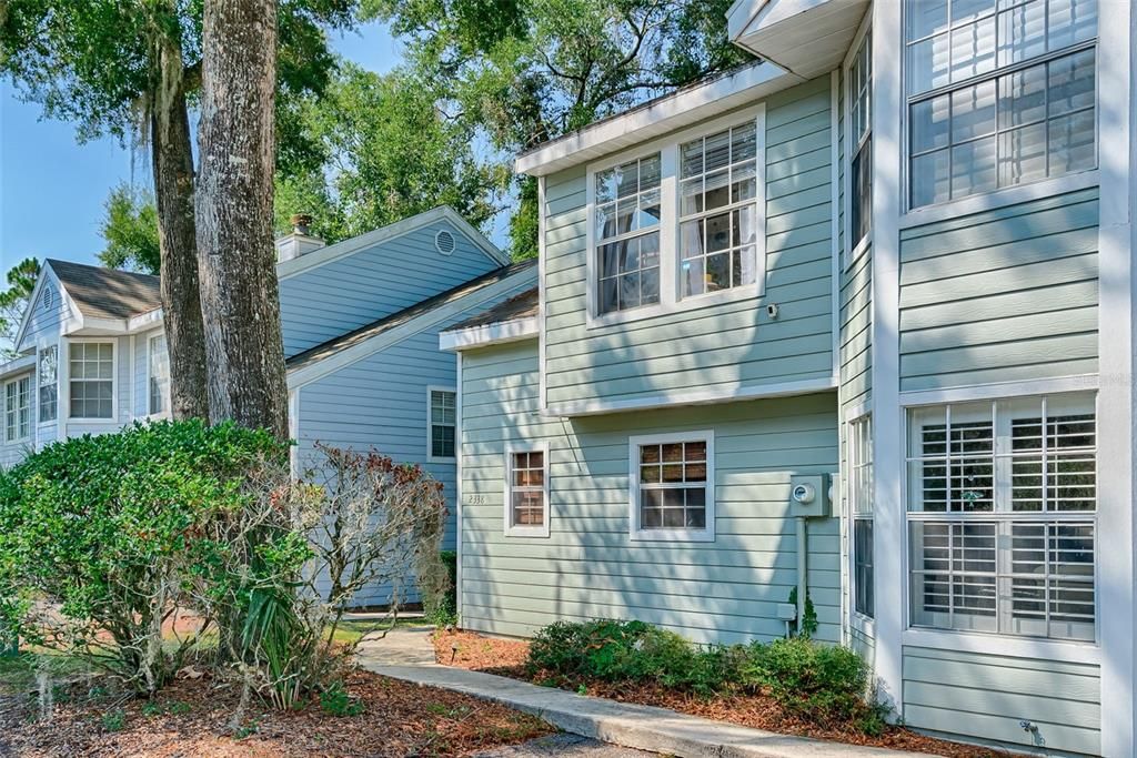 For Sale: $179,000 (2 beds, 1 baths, 1030 Square Feet)