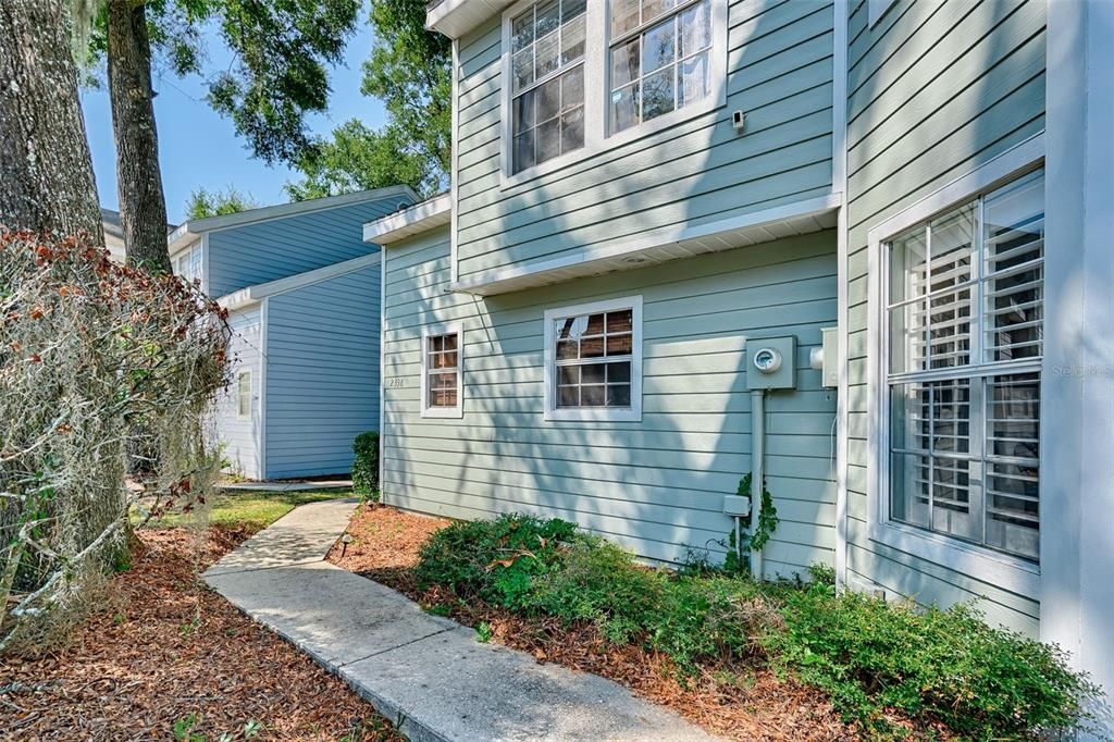 For Sale: $179,000 (2 beds, 1 baths, 1030 Square Feet)