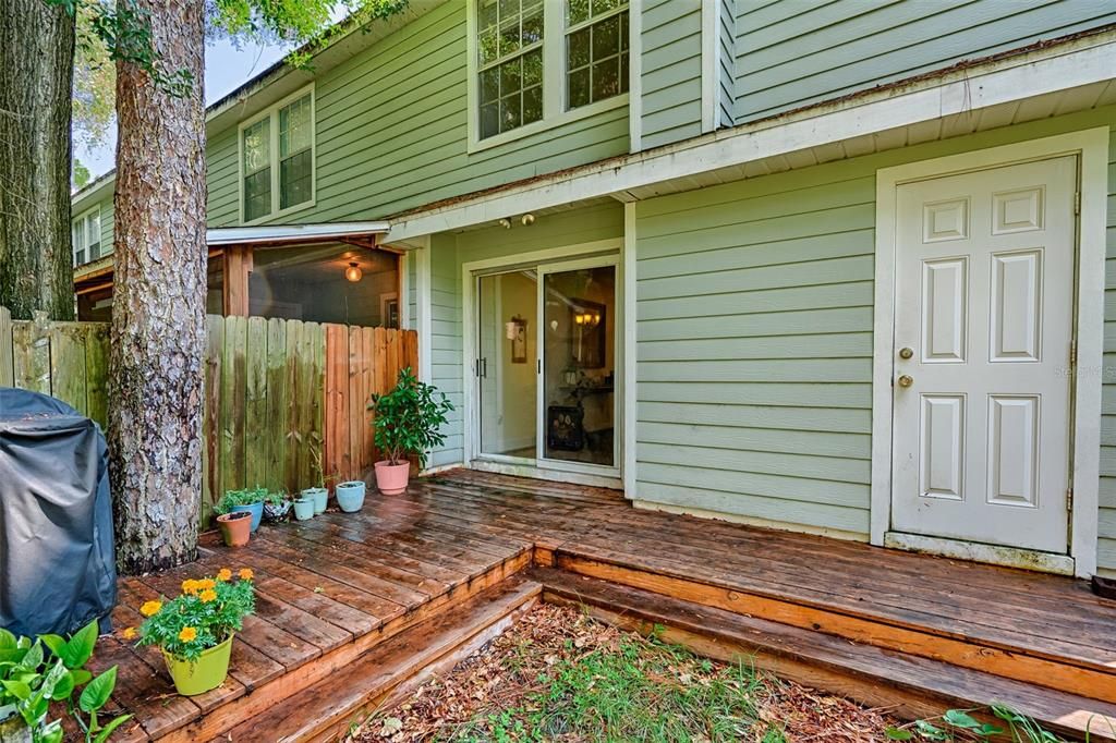 For Sale: $179,000 (2 beds, 1 baths, 1030 Square Feet)