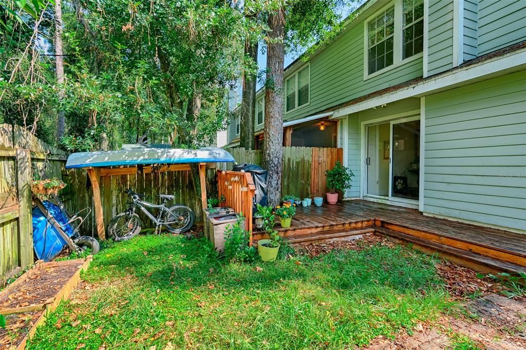 For Sale: $179,000 (2 beds, 1 baths, 1030 Square Feet)