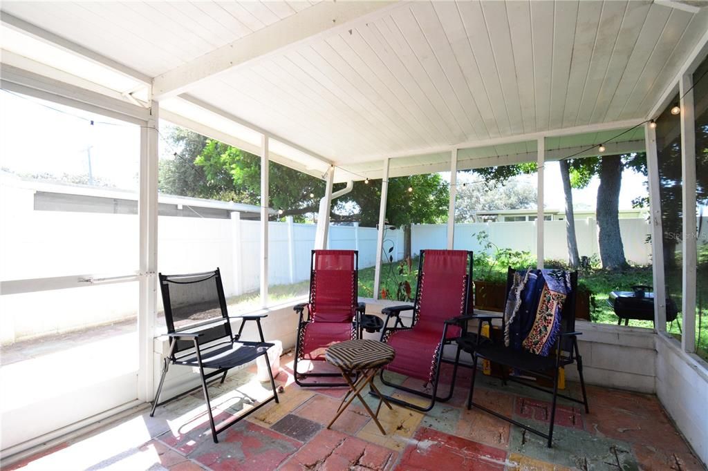 Activo con contrato: $229,900 (3 camas, 1 baños, 863 Pies cuadrados)