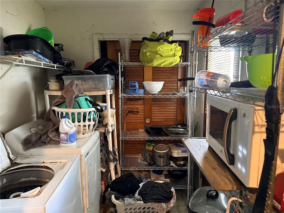 For Sale: $130,000 (2 beds, 1 baths, 1074 Square Feet)