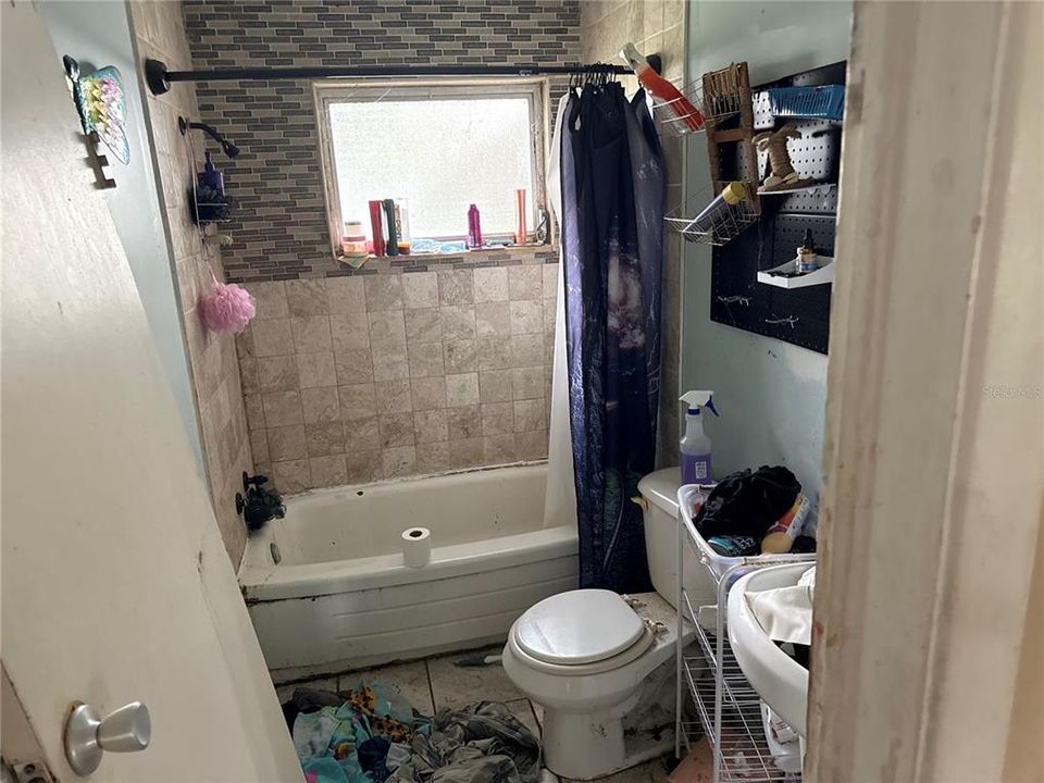 For Sale: $130,000 (2 beds, 1 baths, 1074 Square Feet)