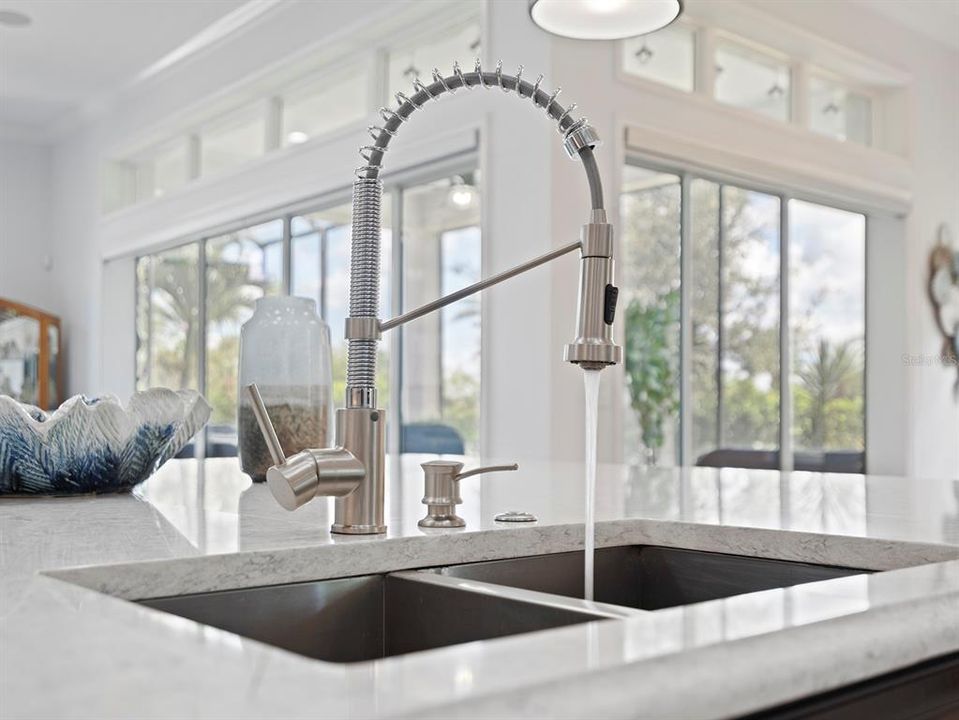 На продажу: $659,000 (3 спален, 2 ванн, 2935 Квадратных фут)