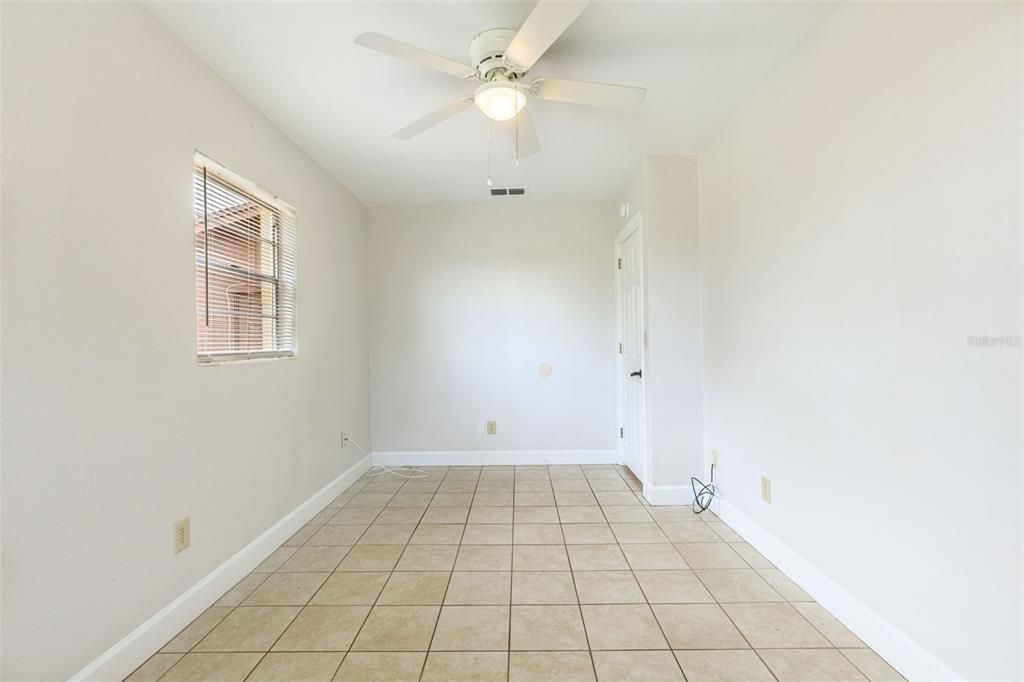 Active With Contract: $179,900 (3 beds, 1 baths, 1145 Square Feet)