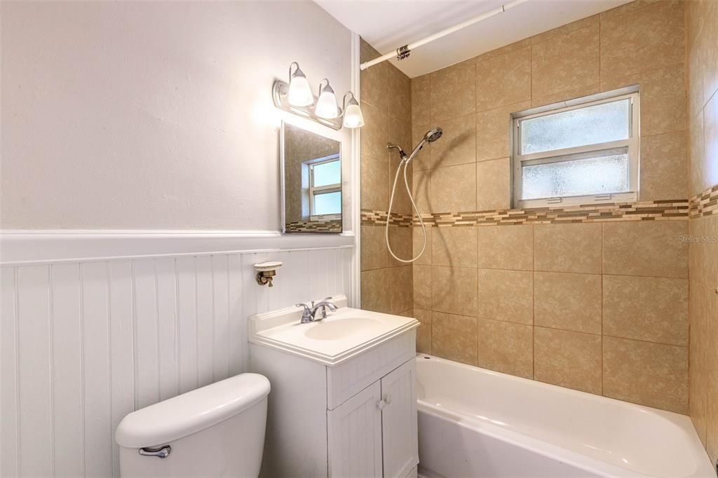 Active With Contract: $179,900 (3 beds, 1 baths, 1145 Square Feet)