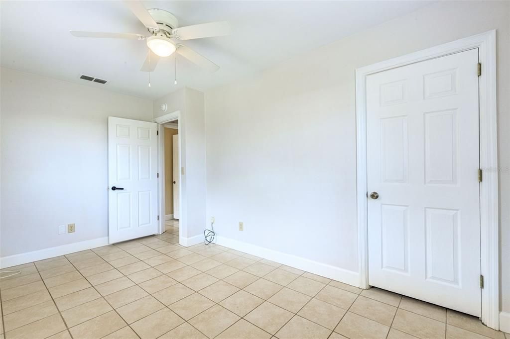 Active With Contract: $179,900 (3 beds, 1 baths, 1145 Square Feet)