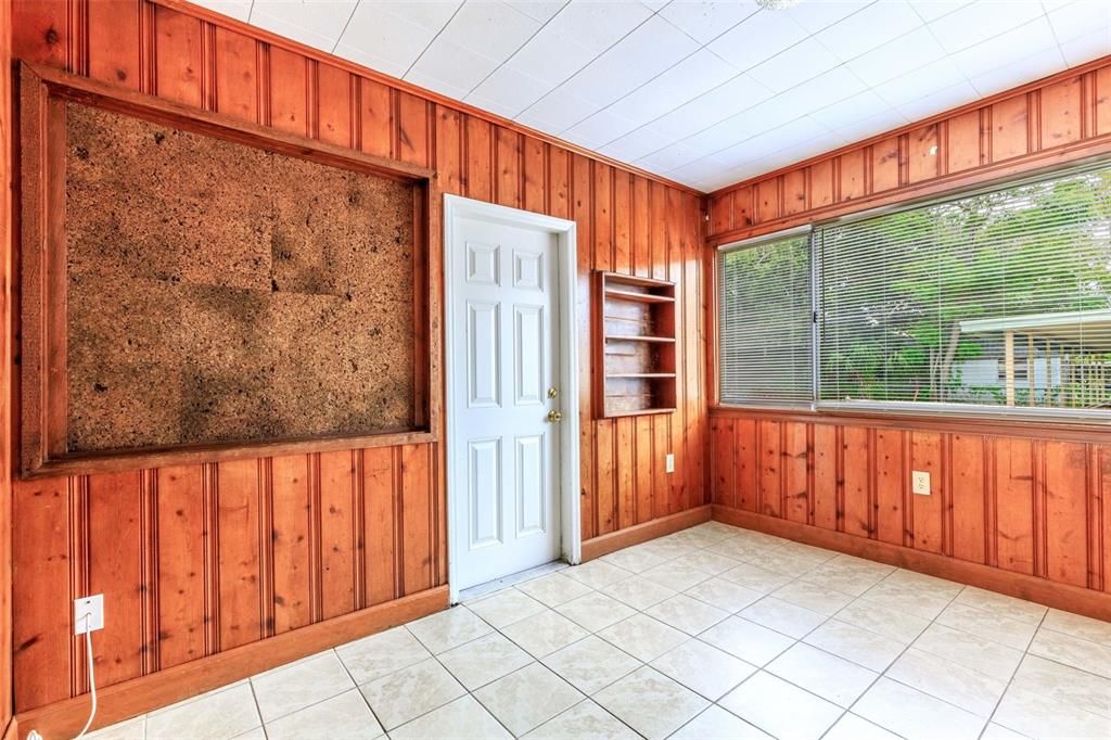 Active With Contract: $179,900 (3 beds, 1 baths, 1145 Square Feet)