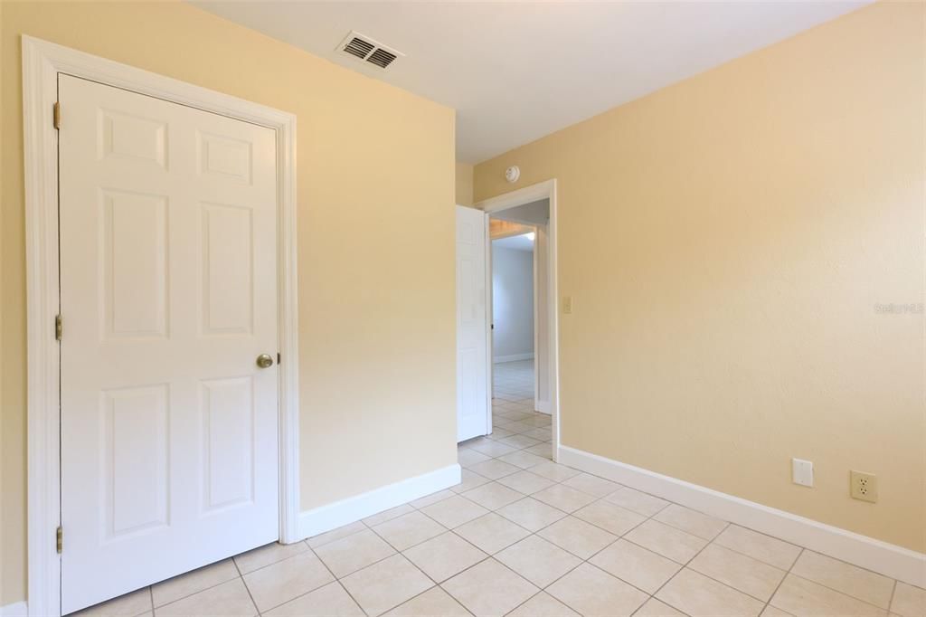 Active With Contract: $179,900 (3 beds, 1 baths, 1145 Square Feet)