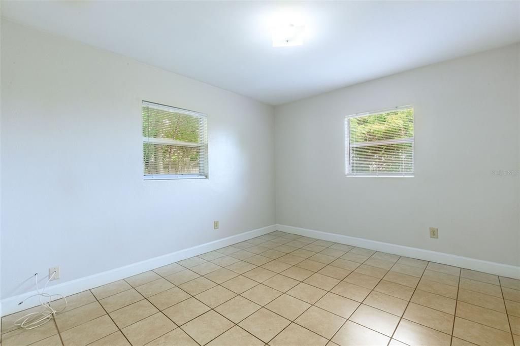 Active With Contract: $179,900 (3 beds, 1 baths, 1145 Square Feet)