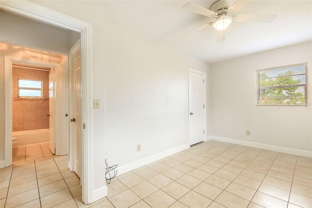 Active With Contract: $179,900 (3 beds, 1 baths, 1145 Square Feet)