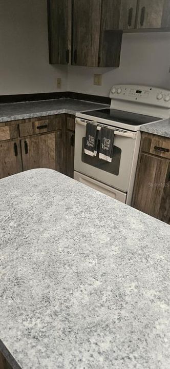 待售: $150,000 (2 贝兹, 1 浴室, 720 平方英尺)