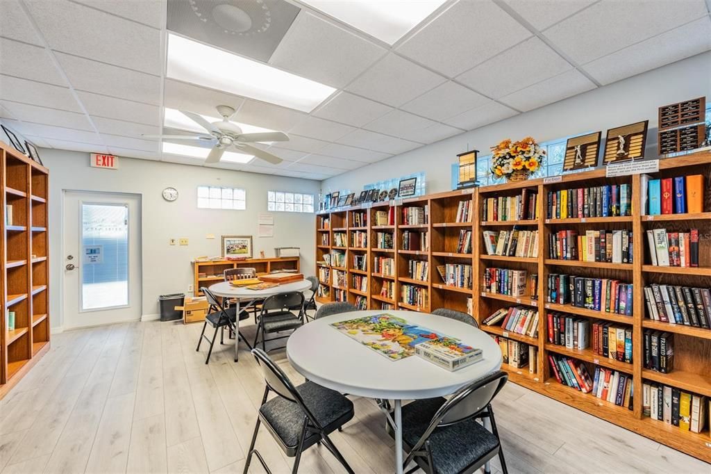 For Sale: $170,000 (2 beds, 1 baths, 986 Square Feet)