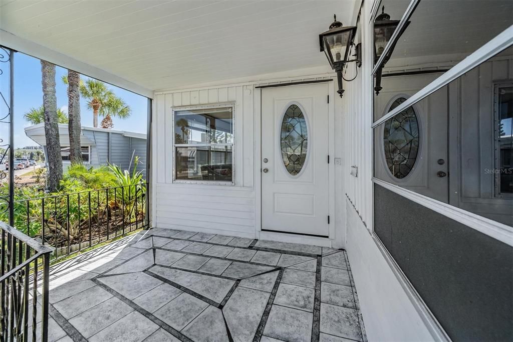 For Sale: $170,000 (2 beds, 1 baths, 986 Square Feet)