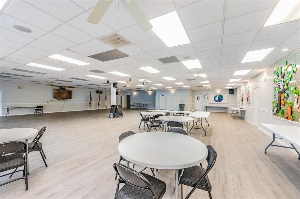 For Sale: $170,000 (2 beds, 1 baths, 986 Square Feet)