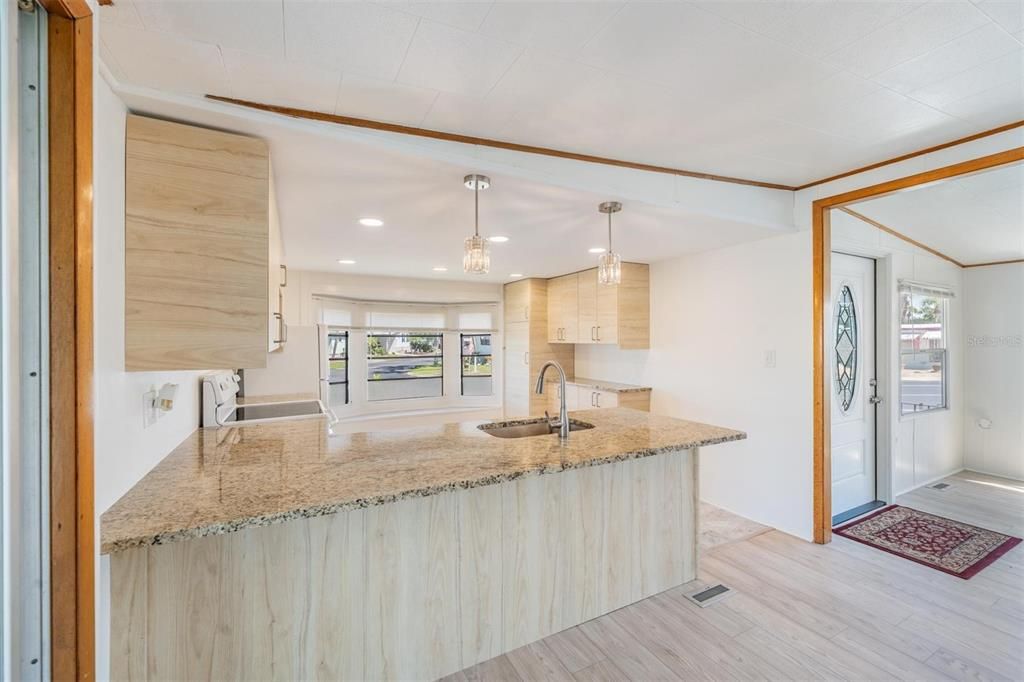 For Sale: $170,000 (2 beds, 1 baths, 986 Square Feet)