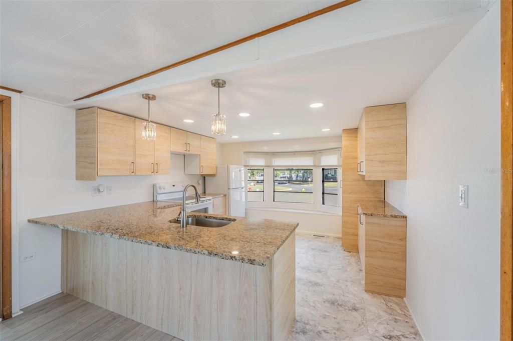 For Sale: $170,000 (2 beds, 1 baths, 986 Square Feet)