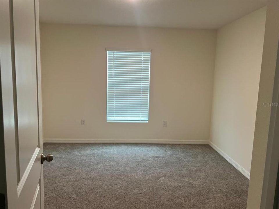 合同活跃: $2,200 (4 贝兹, 2 浴室, 1827 平方英尺)