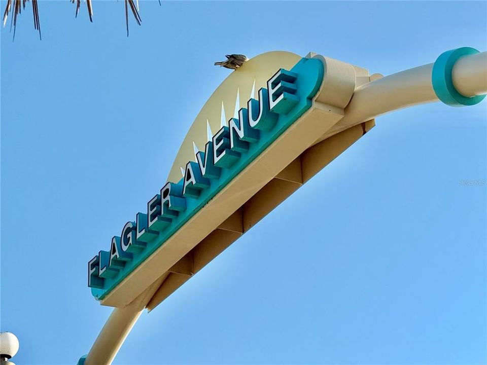 合同活跃: $1,050,000 (3 贝兹, 2 浴室, 1361 平方英尺)