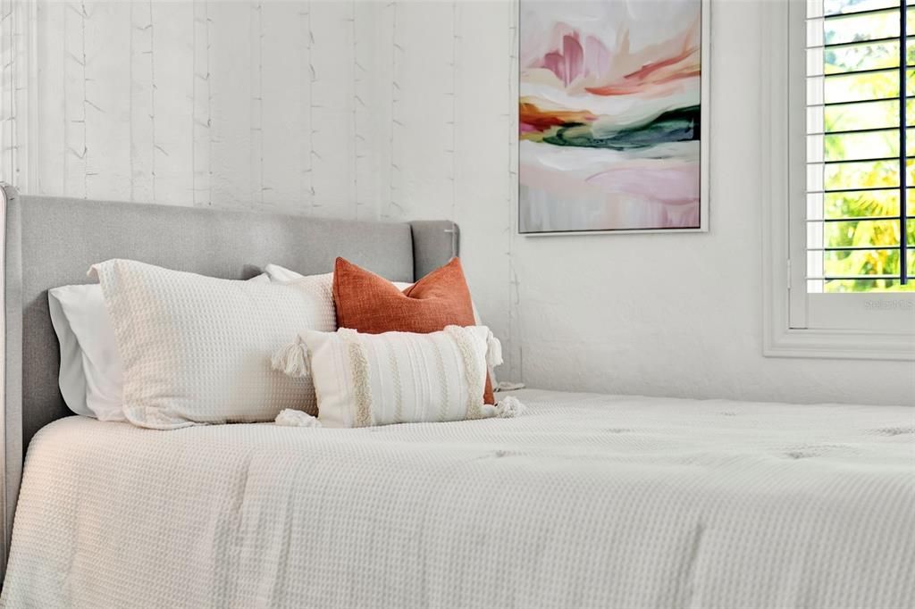 合同活跃: $1,050,000 (3 贝兹, 2 浴室, 1361 平方英尺)